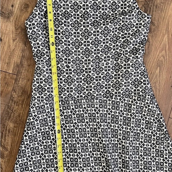 Excellent condition Tory Burch size 6 woven dress - Picture 8 of 10